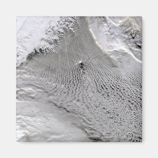 Aimant Vortices nuageuses au large de l'île Jan Mayen (Devant)