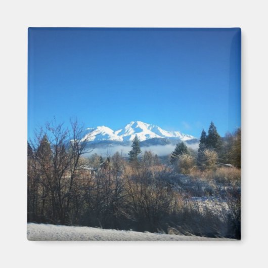 Aimant Vue d'hiver à Mount Shasta, CA (Devant)