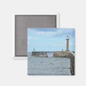 Aimant Whitby dans le North Yorkshire, Angleterre. (Recto/Verso)