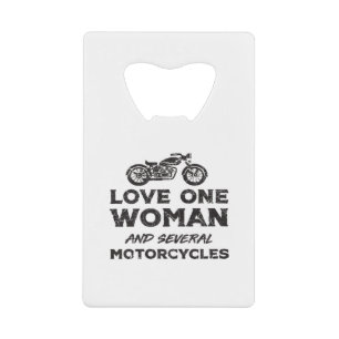 Aimer une femme et plusieurs motos essentiel