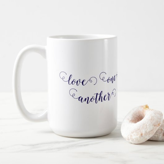 Aimez les uns les autres tasse à café (Avec donut)
