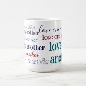 Aimez-vous les uns les autres mug à café (Centre)