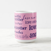 Aimez-vous les uns les autres mug à café (Centre)