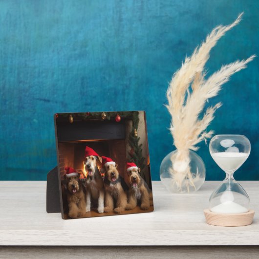 Airedale bij de open haard Kerstmis Fotoplaat (Insitu)