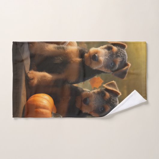 Airedale Chiot Automne Citrouille délice (Serviette à main)