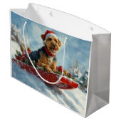Airedale Hond in Sledge Laat het Sneeuw Kerstmis Groot Cadeauzakje (Achterkant Gekanteld)