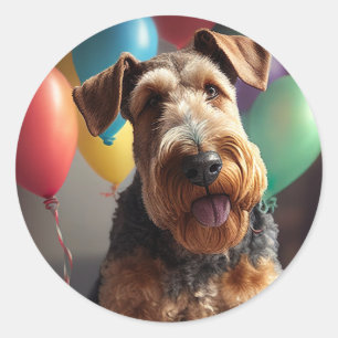 Airedale-hond met cake en ballonnen ronde sticker
