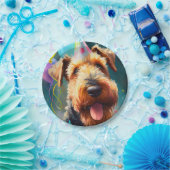 Airedale hond met verjaardagscadeau en pet papieren bordje (Feest)