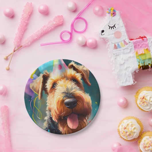 Airedale hond met verjaardagscadeau en pet papieren bordje (Feest)