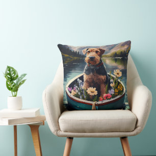 Airedale-hond op een peddel: Een landschapsavontuu Kussen