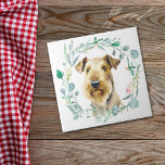 Airedale Terrier Aquarelle Wreath Carreaux céramiq<br><div class="desc">Un portrait d'aquarelle d'une belle Airedale Terrier à l'intérieur d'une couronne de feuilles vertes bleues est la caractéristique de cette tuile décorative et utile. Parfait pour tous ceux qui aiment un Airedale.</div>