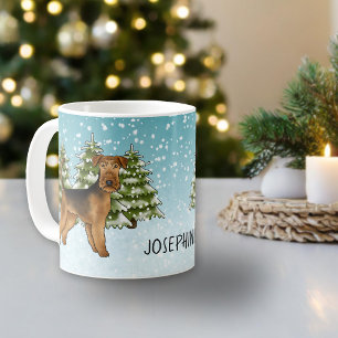 Airedale Terrier-hond Besneeuwd Winterbos En Naam Koffiemok