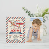 Airplane Birthday Photo Invitation / Time Flies (Debout devant)
