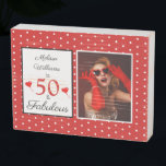 Ajouter Photo 50 & Fabuleux Red 50th Birthday WH R<br><div class="desc">Personnalisez ce produit de fête du 50e anniversaire. Avec et sans pois. Célébrez-la d'avoir 50 ans et fabuleux. Ce thème typographique et un ballon de coeur coloré. Un design moderne,  ludique et élégant. La police de style de script et les couleurs peuvent être modifiées lorsque vous customisez plus loin.</div>