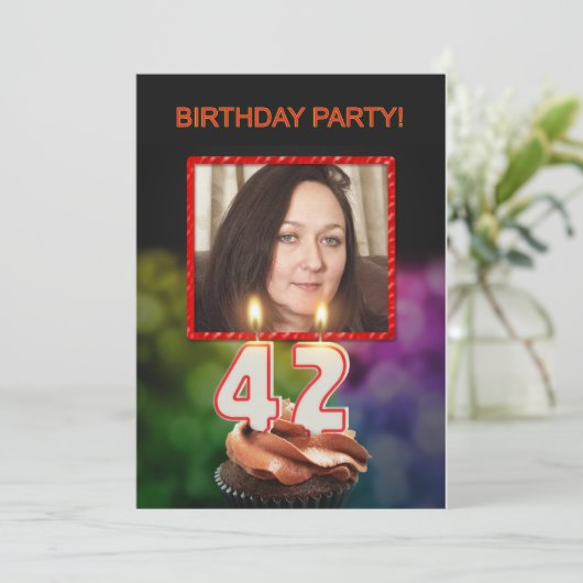 Ajouter une photo, 42e anniversaire Invitation (Debout devant)