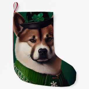 akita hond in St. Patrick's Day Dress Kleine Kerstsok