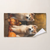 Akita Puppy Citrouille d'automne (Serviette à main)