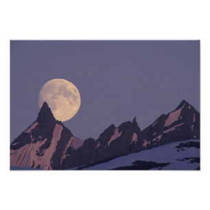 Alaska, Chugach Mountains Volle maan komt op Foto Afdruk