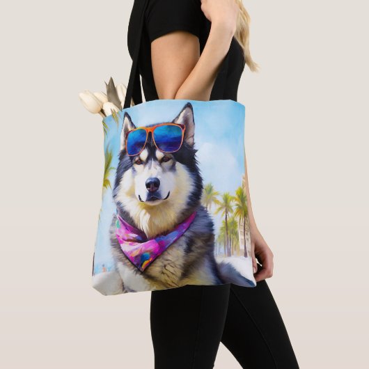 Alaskan Malamute op Beach, zomercadeau Draagtas (Dichtbij)