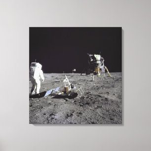 Aldrin kijkt terug op Tranquility Base Canvas Afdruk