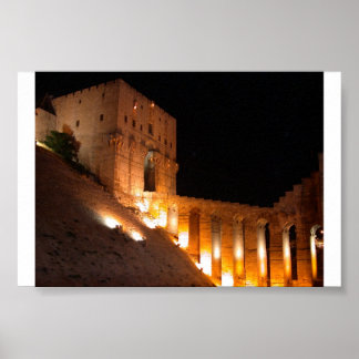 Aleppo Citadel 's nachts Poster