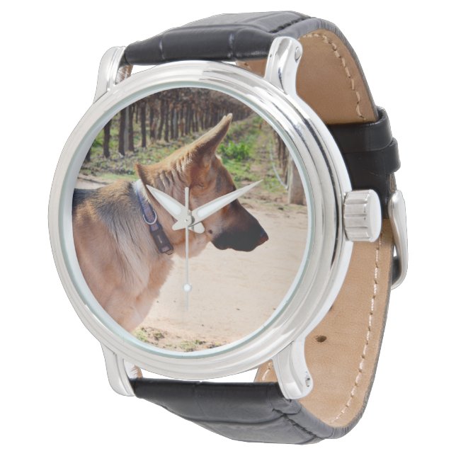 Alert German Shepherd On Guard Duty Horloge (Gekanteld)