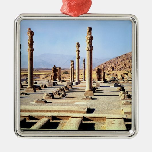 Algemeen uitzicht van de Apadana, opgericht onder  Metalen Ornament (Voorkant)