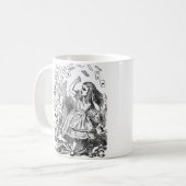 Alice dans la tasse du pays des merveilles (Devant gauche)