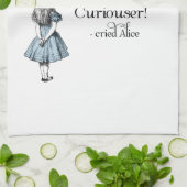Alice en serviette plus curieuse de papillon du (Plié)