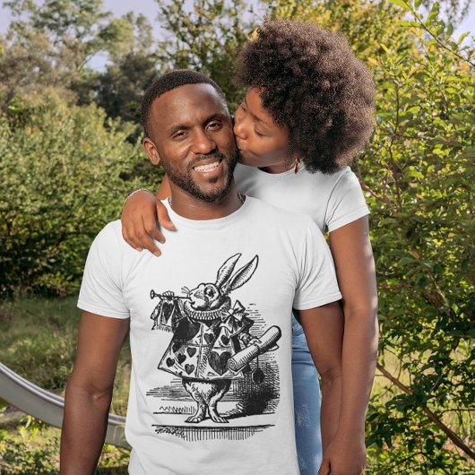 Alice in Wonderland White Rabbit als Herald T-shirt