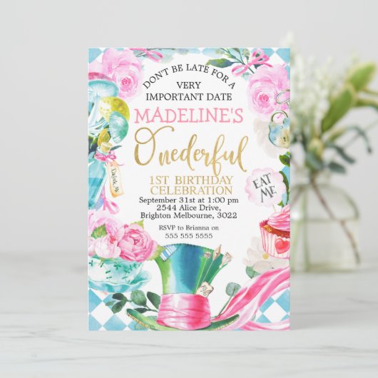 Alice Onederful 1st Birthday Uitnodiging (Staand voorkant)