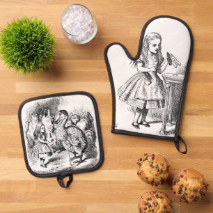Alice's Adventures in Wonderland (1865) Ovenwant & Pannenlap Set