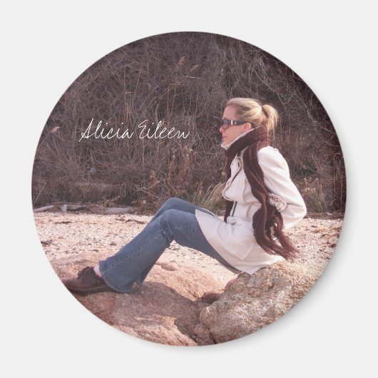 Alicia Eileen Magnet (Devant)