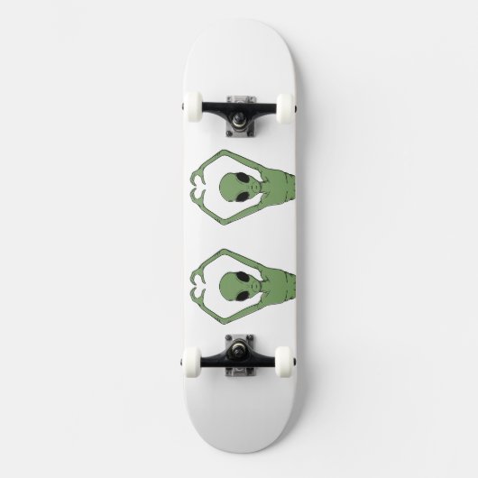 Alien Hart Pose Skateboard (Voorkant)