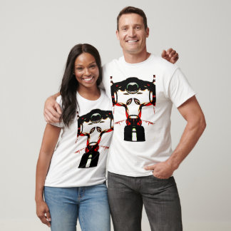 Alien Head met gasmasker en vaginale slits van KLM T-shirt