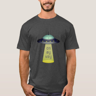 Alien in UFO met tractorstraal T-shirt