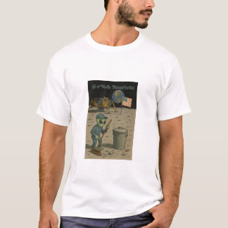 Alien Janitor ruimt puinhoop maantoeristen op T-shirt
