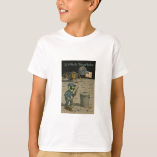 Alien Janitor ruimt puinhoop maantoeristen op T-shirt
