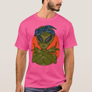 Alien met hoofddoek op Oranje achtergrond T-shirt