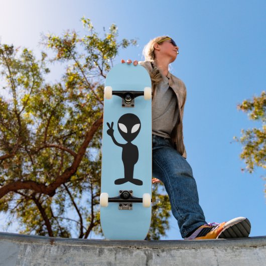 ALIEN PEACE Skateboard (Buiten 1)