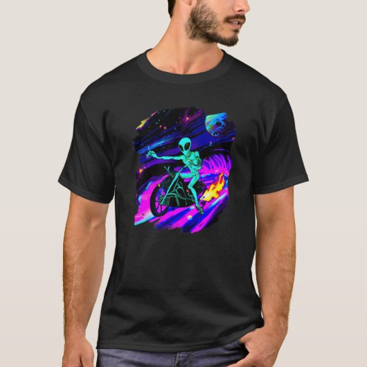 Alien Riding Motorcycle Dirt Bike in Space Aliens T-shirt (Voorkant)