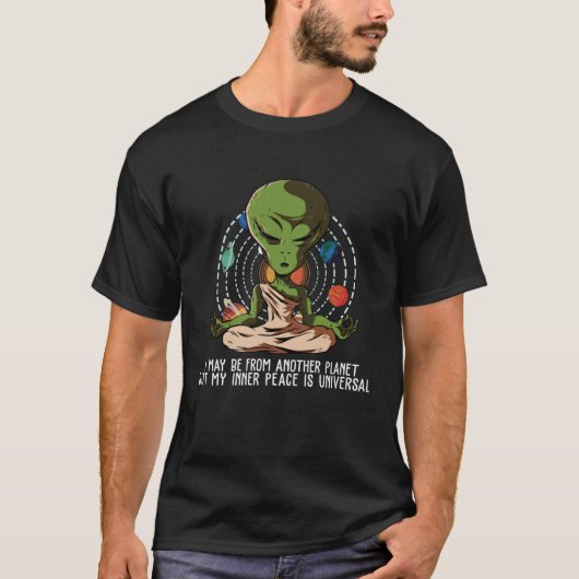 Alien UFO meditating  namaste yoga T-shirt (Voorkant)