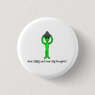 Alien wearing a tin foil hat button/konijn pin ronde button 3,2 cm