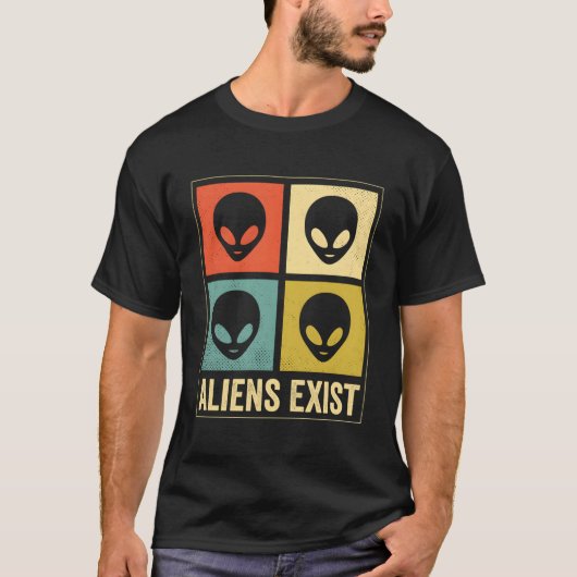 Aliens bestaan Funny Retro Alien Believer T-shirt (Voorkant)