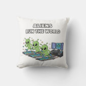 Aliens Run the World Kussen (Voorkant)