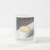 Alimenté par le Café – Design drôle de mug pour am (Centre)