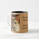 Alimentez aux animaux familiers la tasse (Devant gauche)