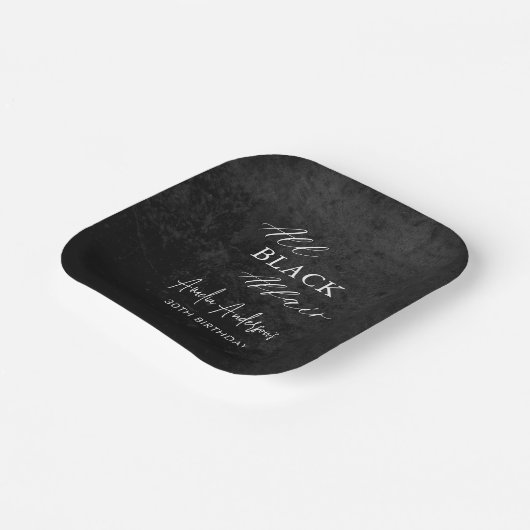 All Black Affair Verjaardagsfeest Modern Elegant Papieren Bordje (Gebogen)