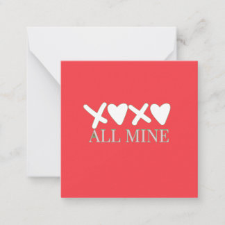 ALL MINE XOXO Valentijnsshirt - Minimaal Liefdeson Notitiekaartje
