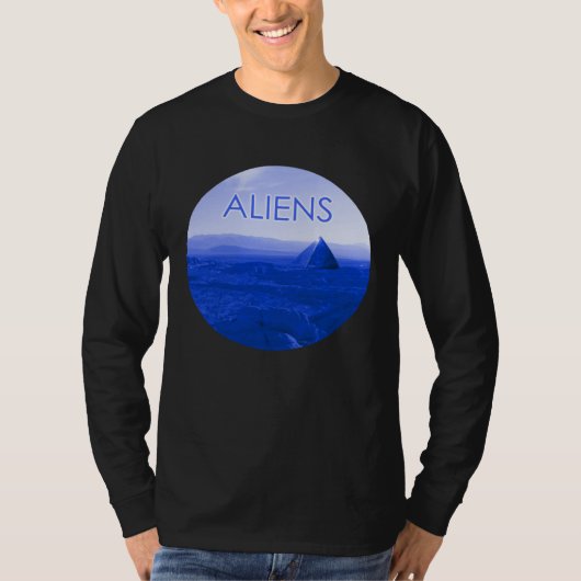 All Pyramids Are Alien Pyramids T-shirt (Voorkant)
